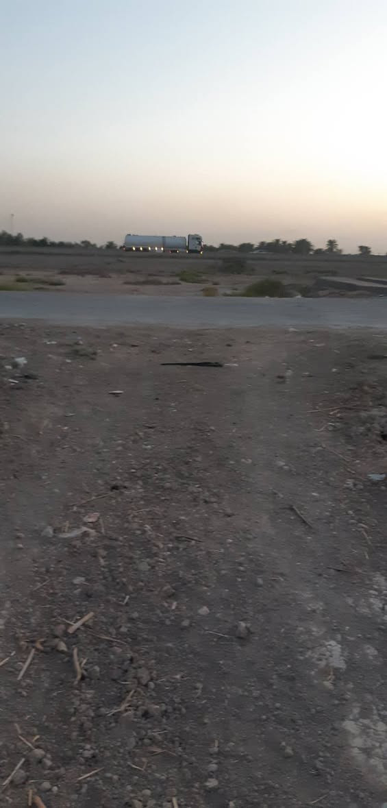 ٢دونم وجه على سريع حله بغداد للبيع زراعي متوفر ما كهرباء وتبليط وأسأله وماء سقي ومدرسة قرب محطة جنت الفرات قرب الجسر ***********
