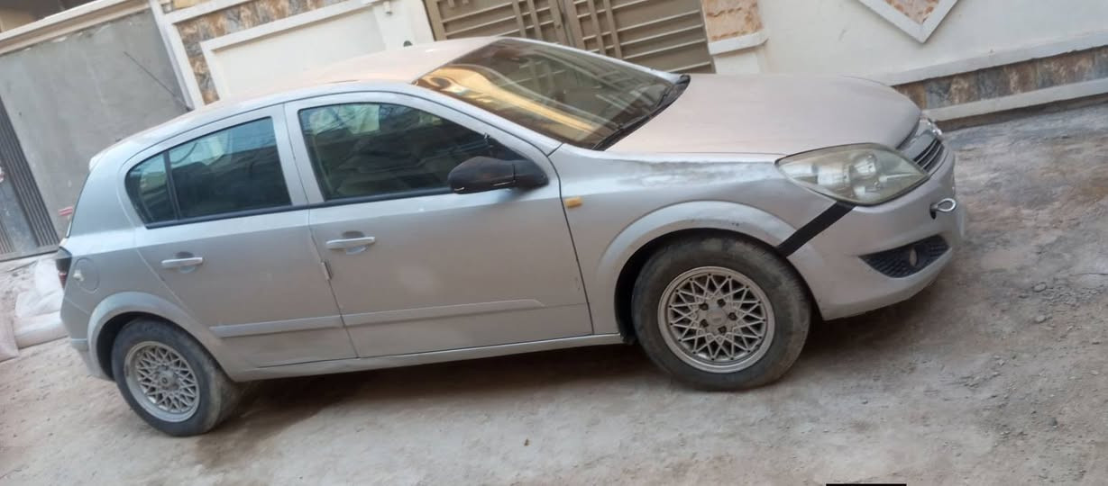 اوبل استرا موديل 2008
كير ومكينه كورلا بيكاجيو 

رقم بغداد بأسمي

بدون صبغ او ضربه 

تبريد يرادله بواري وغاز 

مكاني بغداد الدوره 

سعره 45. او مراوس

***********
