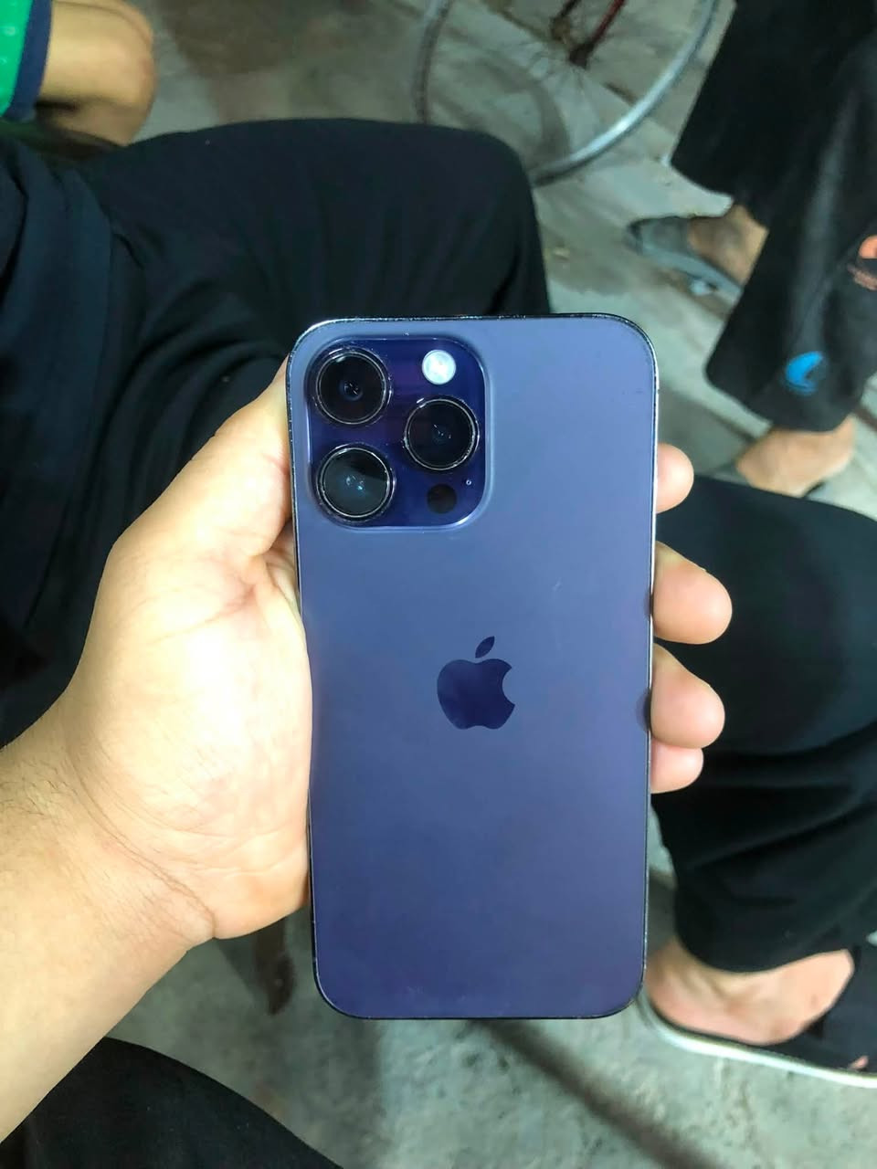 14 برو مكس ذاكره 256 بطاريه 83 ما بدل بي آي شي الجهاز كارتونه ملته موجوده ملحقاته كامله عنواني بغداد الشعله سعر 900 وبي مجال *********** وتساب
