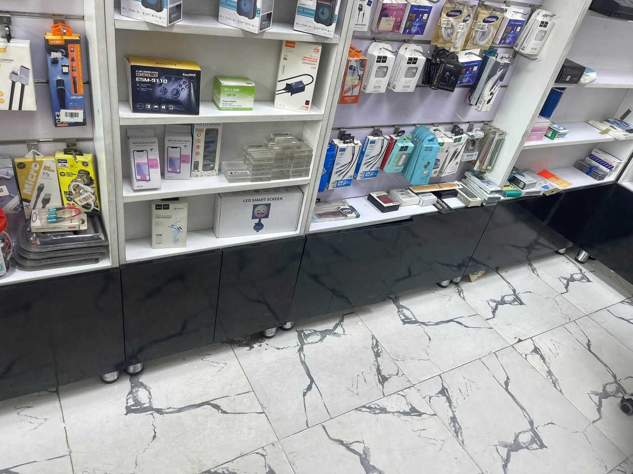 فاترينات للبيع وفاترينات جام 
***********
