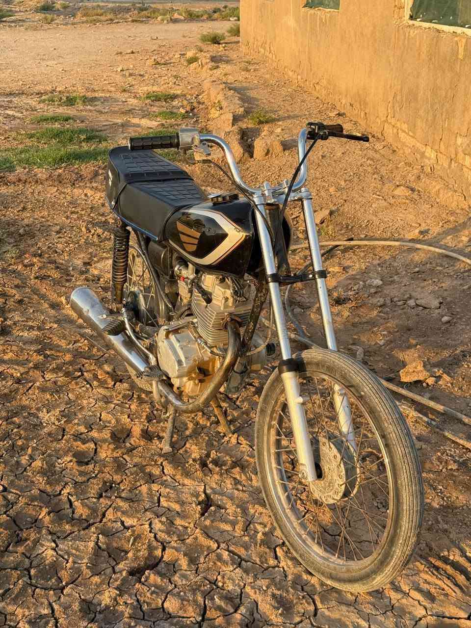 دراجة نامة للبيع دراجة
 نضيفة مكينة شلعة تشك الكاع 
الدراجة كاملة من كلشي 
الدراجة كلك كلك كلك كلك 
مكاني ناصرية غراف 
سعرة 350 وبية مجال للشراي 
 التواصل 
***********
