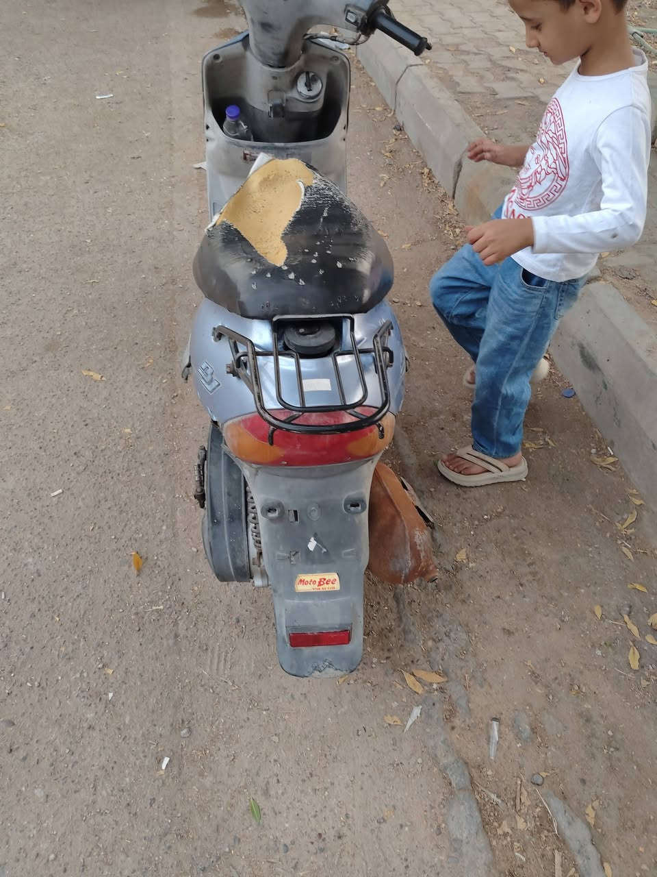 للبيع دراجه خير من الله دراجة مامفتوحه سلف وهند 
كهربائيات كلها شغاله سعرها ٤٥٠ وبيها مجال ملاحضه دراجة بيها وزه بستم فقط ***********
