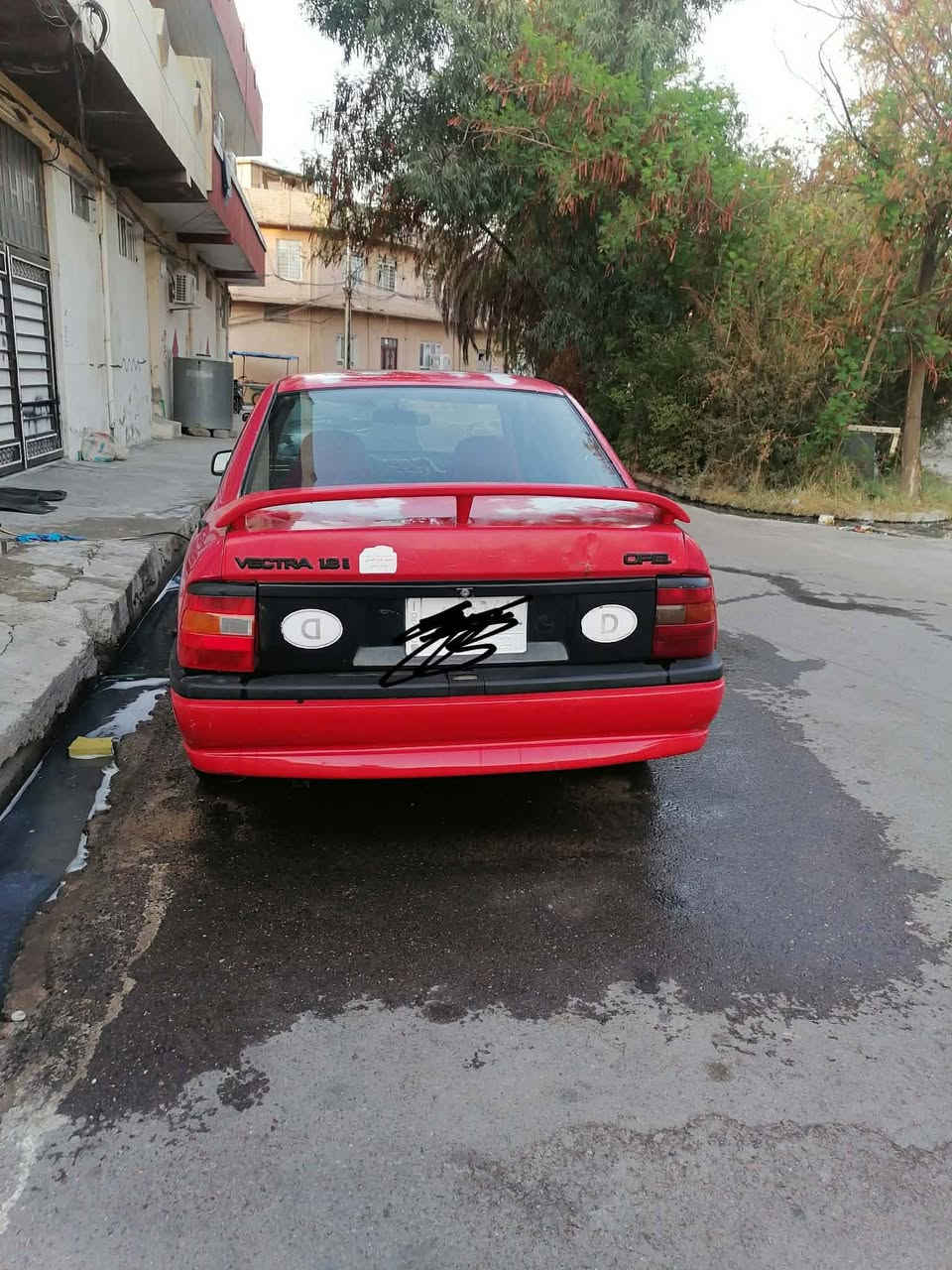 فكترا موديل ١٩٩٠
الحجم ١٨
الكير شرط والمحرك بداية صرف
السيارة بسمي شرط التحويل
***********
***********
