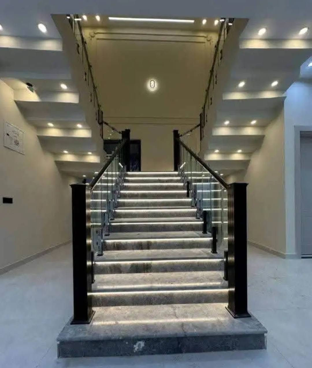 اسعد الله اوقاتكم بكل خير أحبتي
غمه روعه ون حمال 

***********

🏛️ فله للبيع 🏛️ 

طابقين بناء طابوق فول

6غرف ماستر وصالات مسبح وجلسه

وحدايق باربكيو مفوله الفله 

العنوان مقابيل محكمة ابي الخصيب موقع ممتاز

   المساحة 600 متر

فارق جاهزه للسكن 

جميع الخدمات ماي كهرباء شارع 12 متر تبليط 

السعر تصل وتدلل 

ـــــــــــــــــــــــــــــــــــــــ ***********
