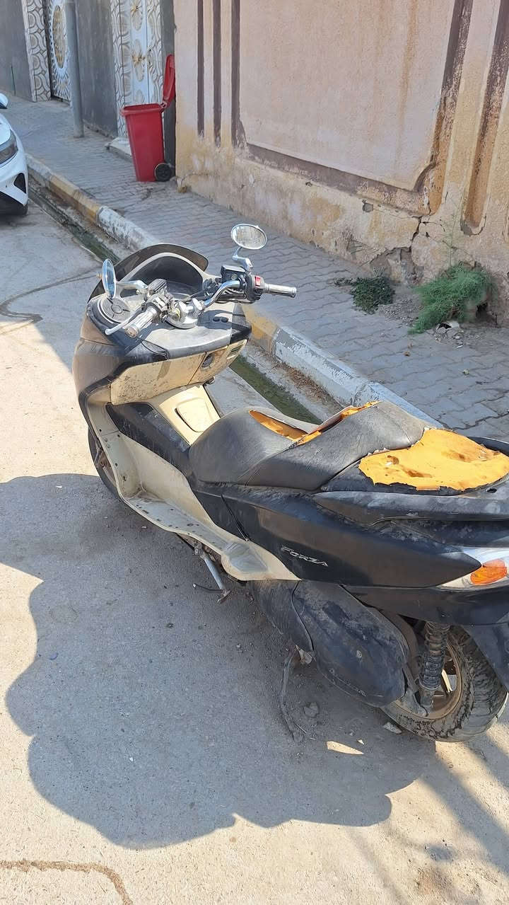 سلام عليكم دراجة فورزة ادوات وذا تريدهة شغل وهاي عطلهة بسيط كلش مكينه مامبكنه ابد (مامفتوحة) السعر ٦٠٠ وبي مجال دراجه اذا تفصخهة وتبيعهة تجيبلك اغلى من هذا السعر بس اني مستعجل عليهة للأستفسار الخاص مفتوح والرقم ***********
