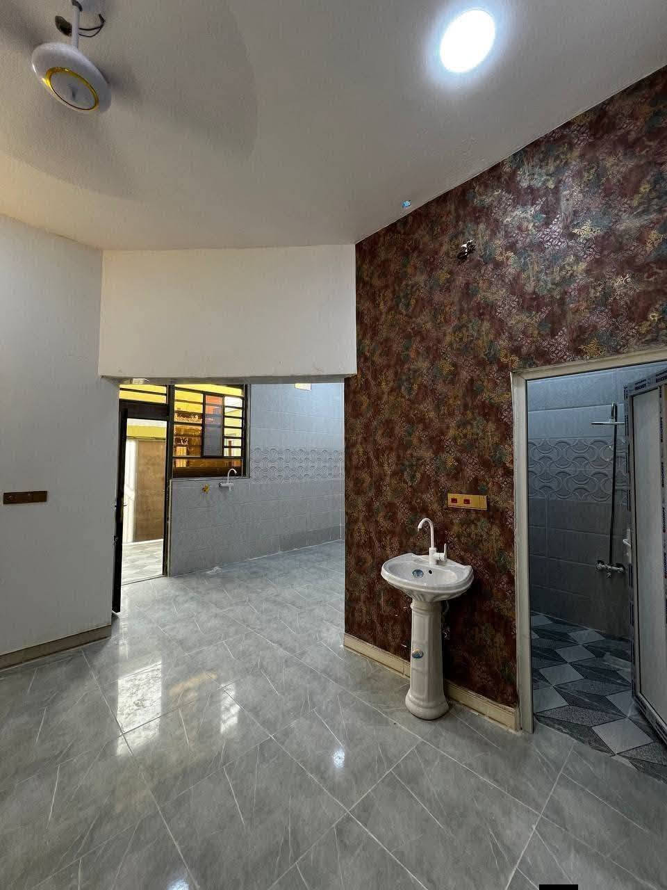 دار سكن في البهادريه
#المساحة :: 110م
طابو زراعي عراقي نموذج 25🌹🌹0772553474
البناء حديث مع خارطة مميزة 
#يحتوي :: طارمة صحيات خارجية 
استقبال مطبخ صالة غرفتين منام
صحيات داخلية درج 
البصرة - ابي الخصيب - البهادرية 
#السعر :: 65 مليون قابل للتفاوض 
#للأستفسار :: ***********
