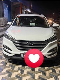 توسان 2018 خليجي محرك 2000 دوش نص فول السياره ما شاء الله نظيفه ومكفول...