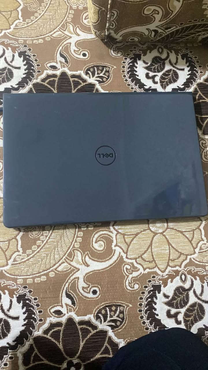 السلام عليكم،
 لابتوب ديل (Dell Inspiron 15 3000 Series) للبيع، جهاز عملي جداً ومناسب للدراسة، الأعمال المكتبية، التصميم، والألعاب المتوسطة

 .المعالج (CPU): Intel Core i7-8550U (الجيل الثامن) - أداء سريع وممتاز.
 .الرام (الذاكرة العشوائية): 8 جيجابايت (8GB RAM).
 .التخزين (الهارد): 2 تيرابايت (2TB HDD) - مساحة عملاقة تكفي لكل ملفاتك وتگدر تركب هارد SSD تخليه بس للنظام 
 كرت الشاشة (مزدوج):
1. مدمج: Intel UHD Graphics 620.
2. منفصل: AMD Radeon R5 M435 بسعة (2GB) - ممتاز لبرامج التصميم والألعاب.
 .الشاشة: قياس 15.6 بوصة بدقة عالية (Full HD) ومضادة للتوهج (Anti-Glare) لحماية العين.
. النظام: Windows 64-bit.
لابتوب نظيف ومابيه كسر او أي شيء وغير مستخدم هواي
السعر 500 وبيه مجال 

التواصل علىً الرقم ‭***********‬

نص مكتوب في الصور:
- حول
- ذاكرة RAM المثبتة
- ٨,٠٠ غيغابايت
- السرعة: ٢٤٠٠ ميغا هرتز
- المعالج
- Intel(R) Core(TM)
- i7-8550U CPU @
- 1.80GHz
- 1.99 GHz
- بطاقة الرسومات
- 2 GB
- تم تثبيت عدة وحدات GPUs
- مساحة التخزين
- 1.82 TB
- تم استخدام ١٨٢ GB من ١,٨٢ TB
- Abbas
- Inspiron 3576
- إعادة تسمية هذا الكمبيوتر
- نسخ
- مواصفات الجهاز
- اسم الجهاز Abbas
- المعالج Intel(R) Core(TM) i7-8550U CPU @ 1.80GHz 1.99 GHz
- ذاكرة RAM المثبتة ٨,٠٠ غيغابايت (٧,٨٧ غيغابايت مستخدم)
- بطاقة الرسومات AMD Radeon R5 M435 (2 GB), Intel(R) UHD Graphics 620 (128 MB)
- مساحة التخزين 1.82 TB HDD ST2000LM007-1R8174
- معرف الجهاز 97BD1D34-2D72-48DE-BA78-87A8C2BC2848
- معرّف المنتج 00331-10000-00001-AA939
- نوع النظام نظام تشغيل بإصدار ٦٤ بت، ومعالج يستند إلى x64
- القلم واللمس لا يتوفر إدخال باللمس أو بالقلم لجهاز العرض هذا
- الأسئلة المتكررة
- كيف يؤثر وجود ٨-١٦ غيغابايت من ذاكرة الوصول العشوائي على أداء الكمبيوتر؟ هل يمكنني تشغيل التطبيقات الحديثة بسلاسة باستخدام سعة RAM هذه؟
- هل وحدة معالجة الرسومات (GPU) كافية لتجربة الألعاب والفيديو عالية الجودة؟ كيف يمكن أن يؤدي وجود وحدة