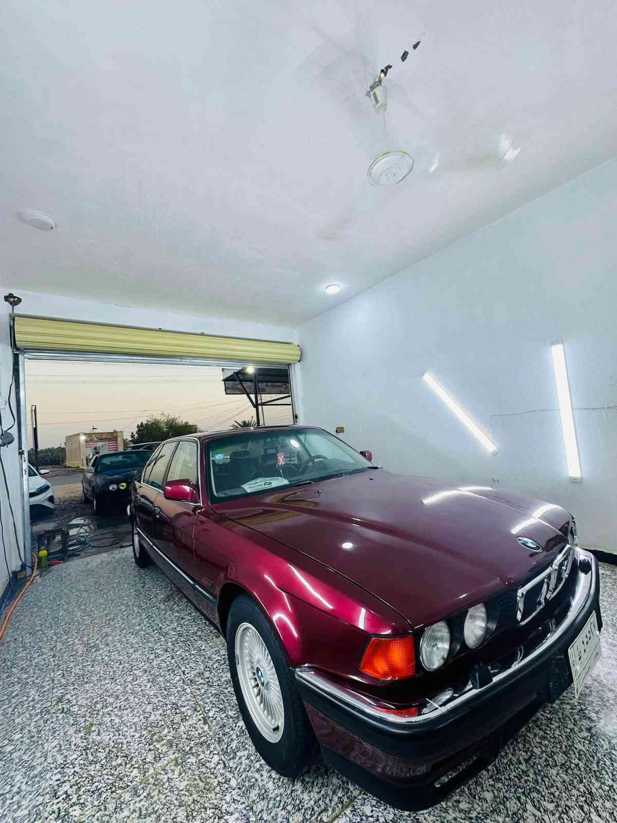 للبيع BMW  735 1991
رقم بغداد سنويه جديده
مكينه وكير جدد
حداديه كله جديه
تخم ويل وتاير وجديد مال حاويه
غرفه جديده
تبريد ثلج
كهربائيات كله شغاله 
سياره هستوه طالعة من الصباغ
جاهزه ما ناقصه شي 
مكاني ديوانيه
السعر 63 وبيه مجال
للاستفسار 
***********
***********
