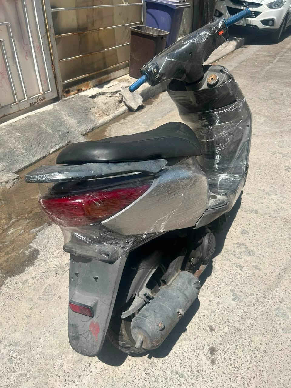 دراجه بريز ١٤٠ للبيع ..
مكينه ناعمه 

اكسل مكفول 

شغاله شلعه ومعدله كلش حلو

كلجات امامي خلفي جديد 

سلف هندر شغال فقط باتري نقصها 

أبيع كوم حديد وصف اقرى ولتعبنا وياك وجزاك الله الف خير 

السعر 300 الف 

مكاني حي جهاد المخابرات 

لتواصل ***********

***********ثاني
