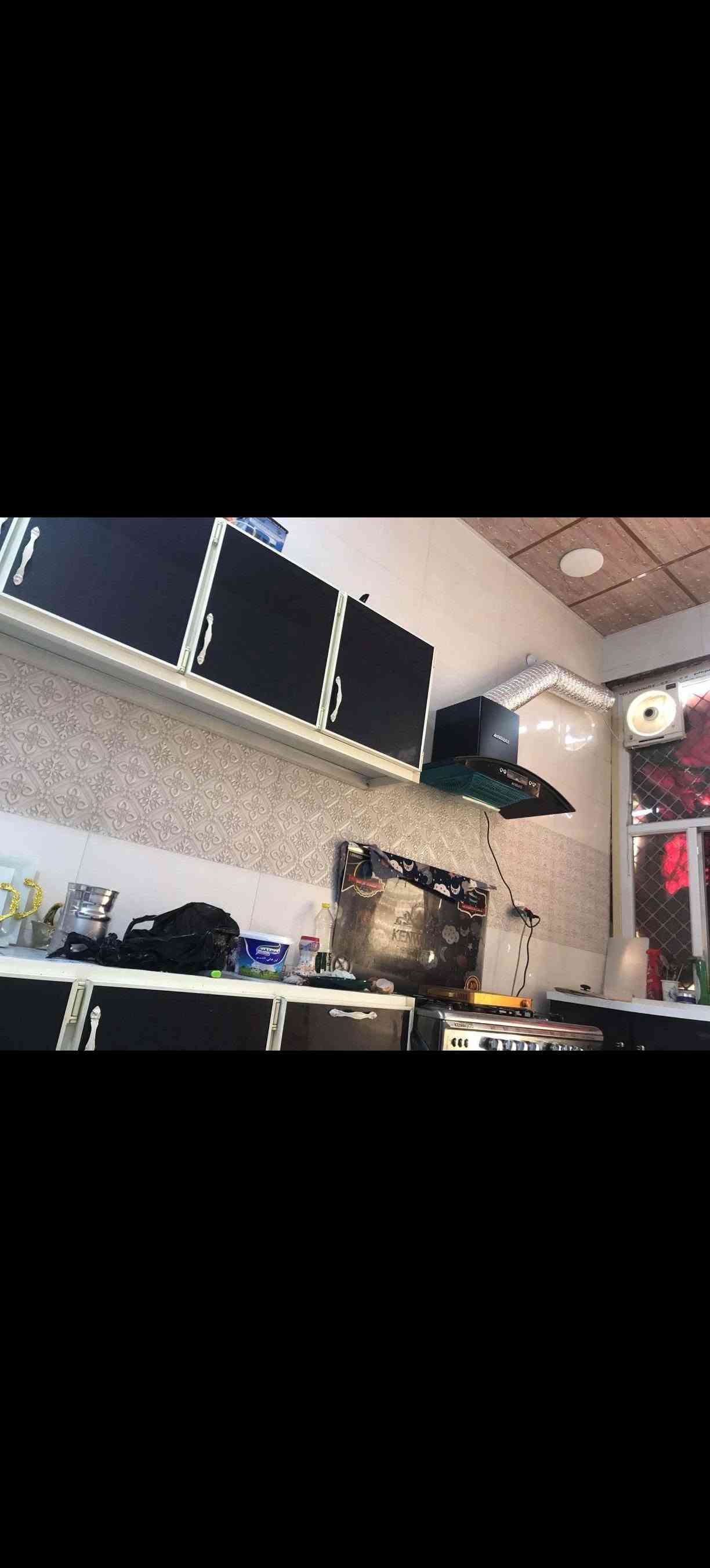 بيت للبيع 🏘 بناء حديث📍حر ممطلوب 
حي الزهراء خلف مظيف الرواجح مساحته 100م واجه 6.5
ونزال 15
يحتوي البيت 
✨غرفه نوم 
✨مطبخ 
✨وصاله 
✨وستقبال 
✨صاله مفتوحه ع الاستقبال 
✨صحيات داخليه غريبه 🚽
✨صحيات خارجيه شرقيه 🚽
✨بيتونه 
✨نظام كهرباء ومي ومجاري درجه اولى
✨مكان للقناني والماطور مخفي 
اي استفسار 
خاص مفتوح
***********
