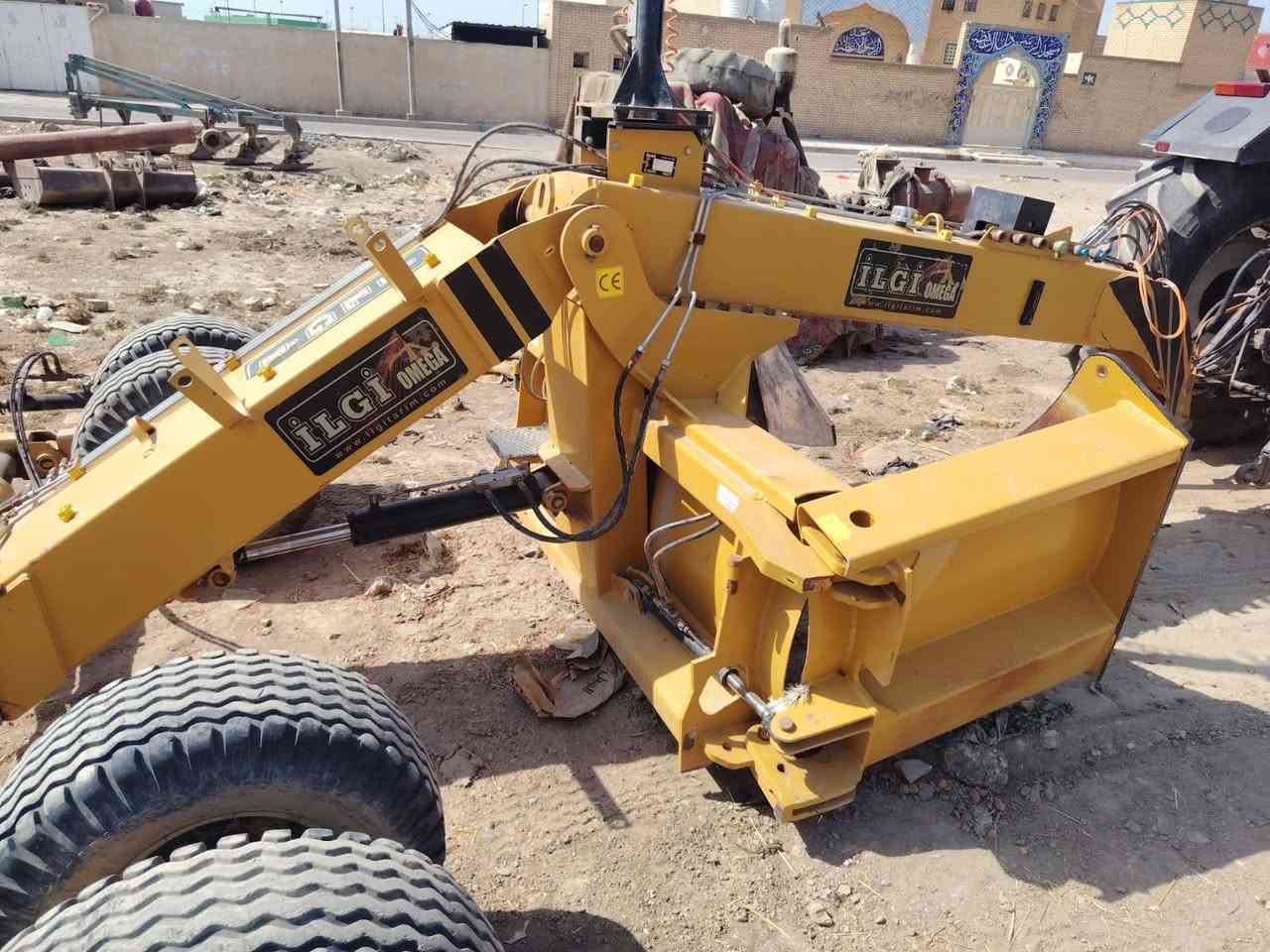 سلام عليكم اليزر مصطره متر4 اليلجي باب لول موديل ٢٤مكانه عماره رقم الهاتف ***********
