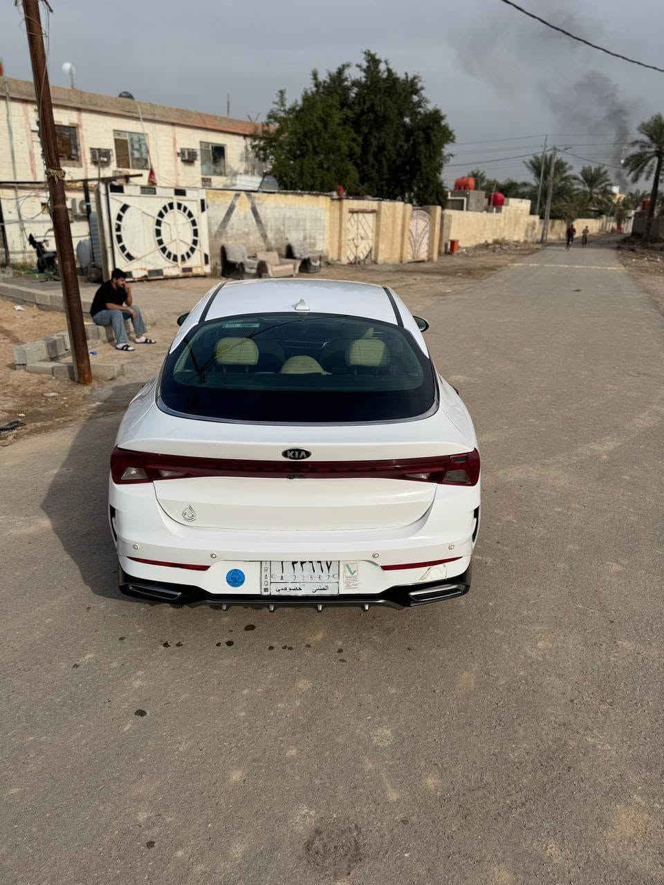 سلام عليكم سياره كيه فايف5 موديل 2021 سياره معوقين رقمه مثنى سياره وارد امريكي بيه جاملغ وبنيد وبيه ملا حظات قليل سياره جاهزه من كلشي نص مواصفات تشغيل عن بوعد  محرك سياره 1600تيربو العنوان البصرة الهارثه معمل ورق سعر125بيه مجال وشراي يخابر راعيه أنه مكلف بل نشر وهاذ رقم راعيه ***********
