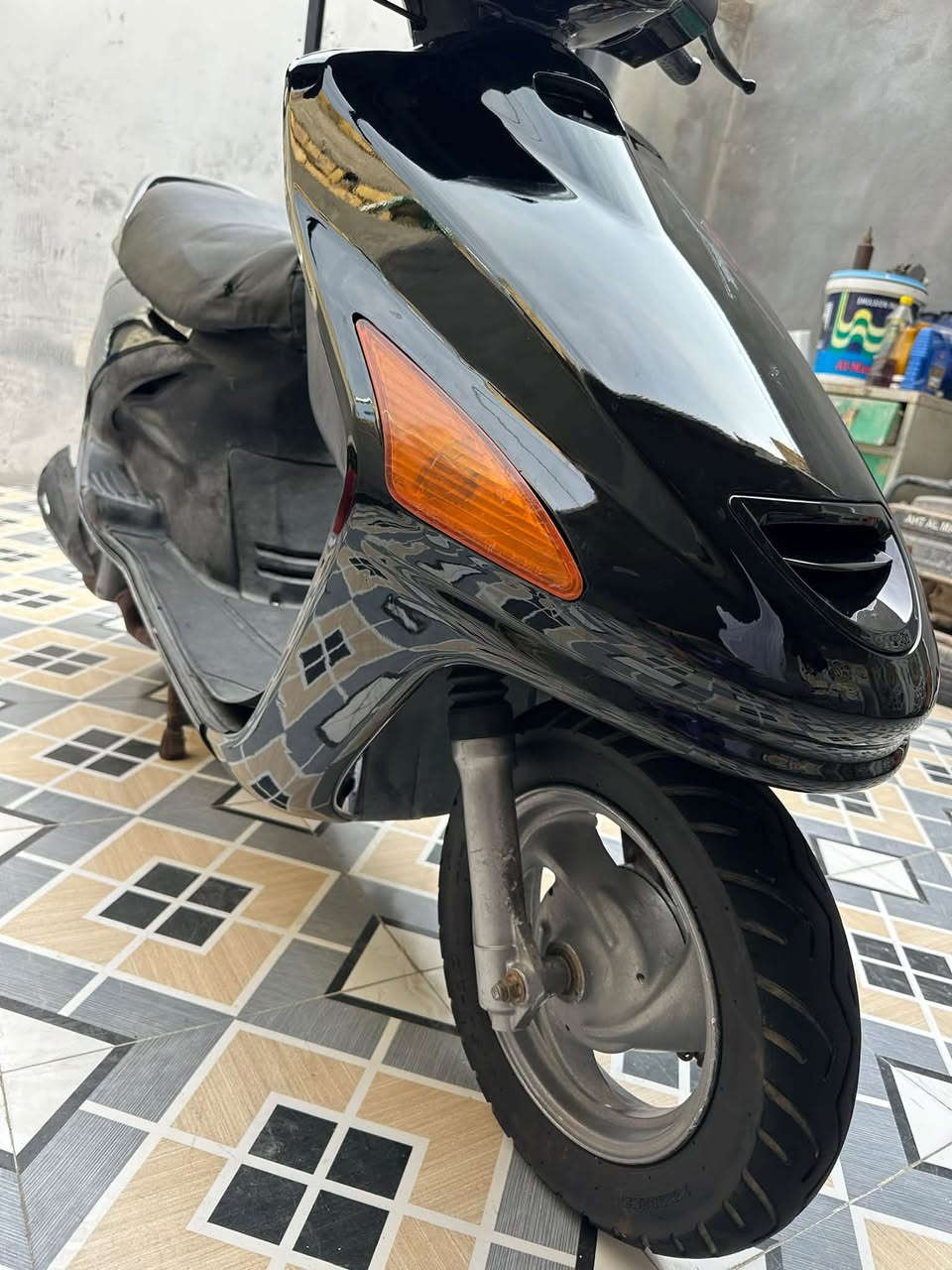 دراجه فراشه للبيع جاهزه كلشي شغال ختم واحد نكره سلف كهربائيات كلهه شغاله اشاير لايت عالي ناصي بك لايت كيج بانزين السعر 375 المكان الديوانية ***********
