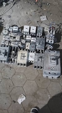 قواطع • كبلات • توصيل