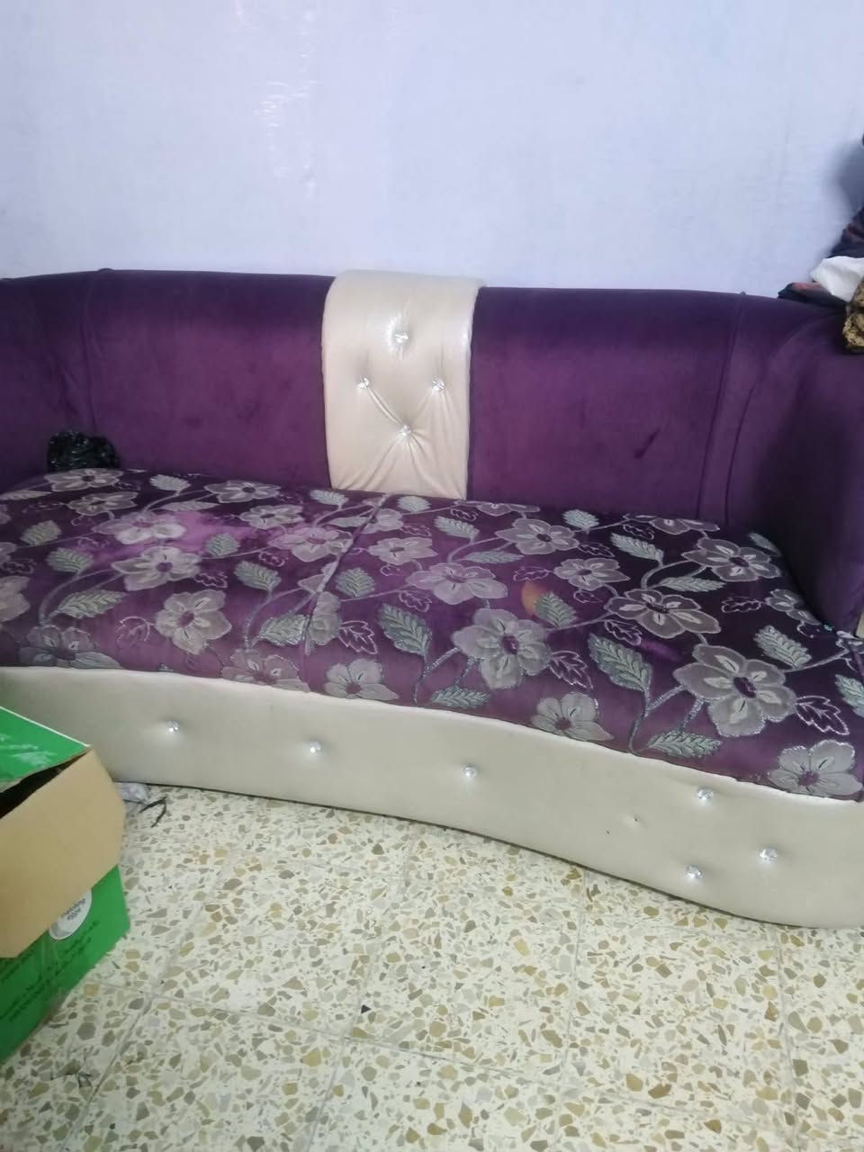 كنب • ماكو تفاصيل • للبيع