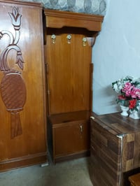 زاوية • تخت • مراية