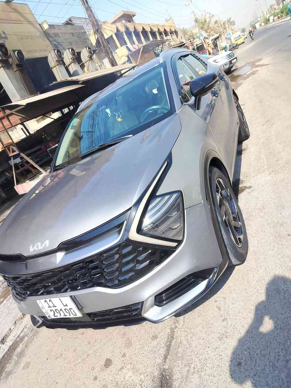 سياره للبيع سبورتج موديل 23فول موصفات من عده الفتحه باسمي رقم بغداد جاهزه من كلشي جاملغ خلفي فقط موضح ب السونر عنوان بغداد *********** الشراي يخابر السعر 160$ وبيه مجال شي بصيط

