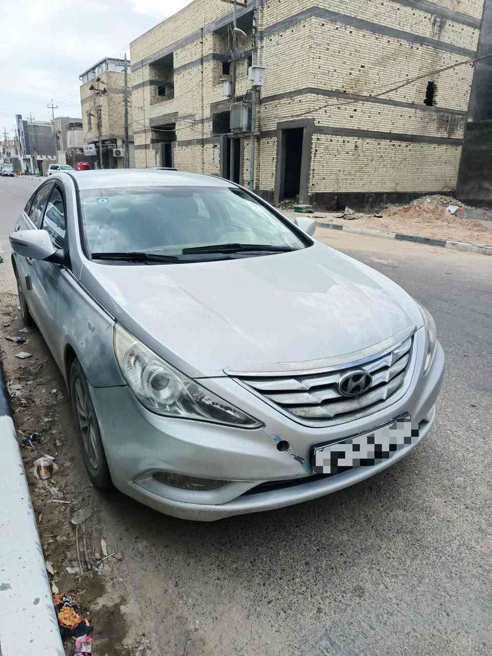 السلام عليكم سوناتا رقم بصره الجديد بأسمي سيارة وارد كوري بيه خمسة قطع مصبوغة ابيعلك صبغ حزام السيارة بيه جراد في اماكن معينه مثل ما موضح في الصورة والباقي كفاله من الضربه و الأصوليات المحرك بيه خيط تبخير دون تنقيص  بسبب نوعية الدهن راديتر جديد فان جديد كمبريسر جديد التبريد يخبل الدواخل جديدة السيارة كلها نظيفة السعر 85 وبيه مجال للشراي العنوان بصره قضاء شط العرب الكباسي الأتصال على هذا الرقم***********
