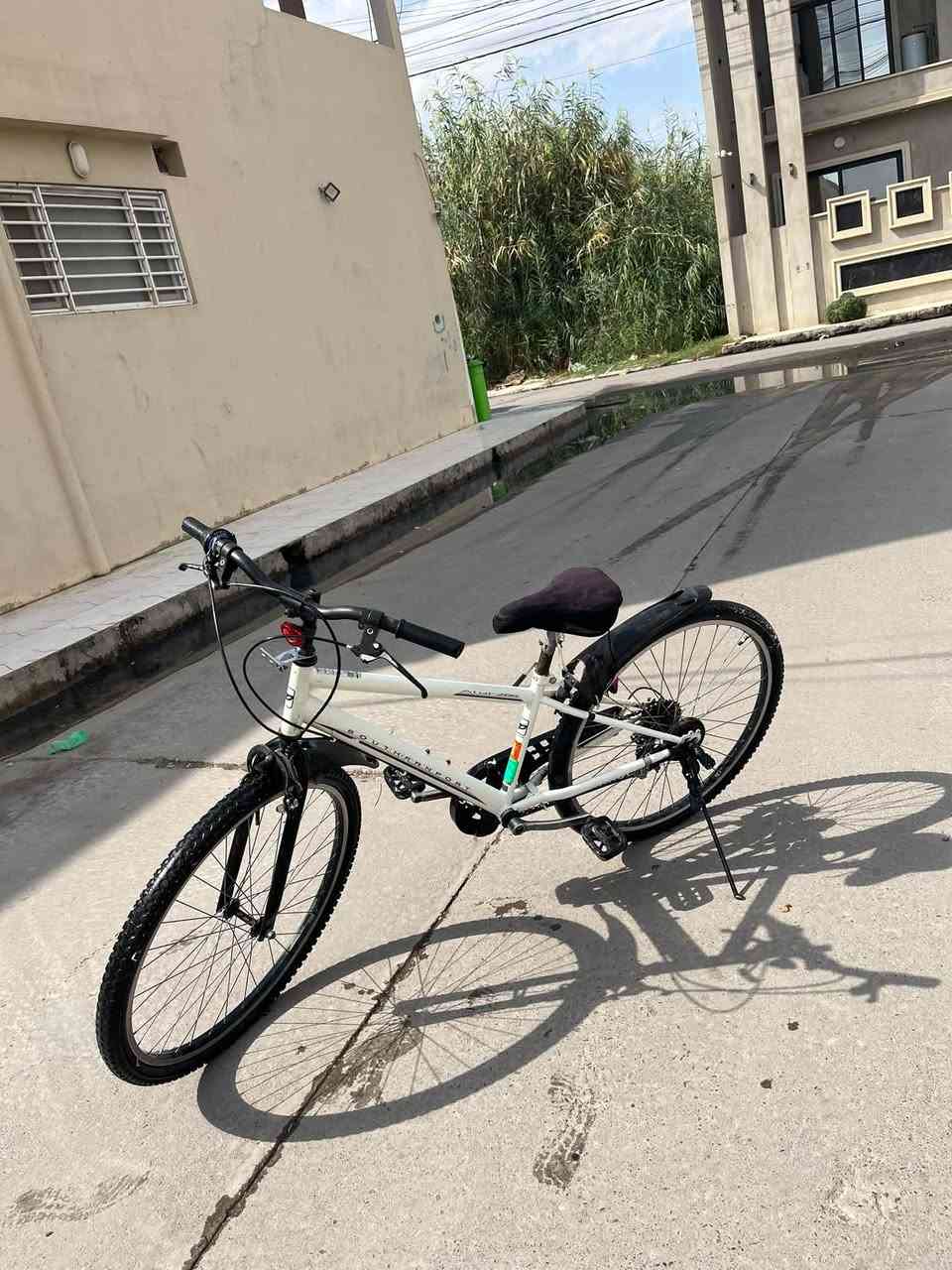 بسكل جبلي للبيع حوايه
للتوصل وتساب او مزنجر ***********
حجم ٢٦ 
السعر ٨٥ وبي مجال قيل
