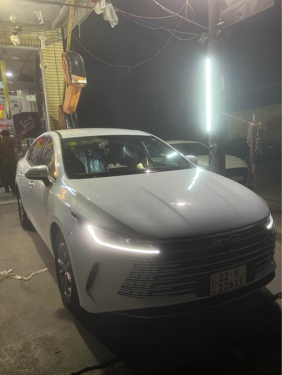 Byd destroy 05 
سەیارەکە زۆر جوانە ماشااللەی دەوێ سبوخ تەعدیل تەزرە بە شەرت هیچی نیە ٧ هەزار کیلۆمەتر رۆشتوە قۆپەکی گچکەی هەیە لە چامڵخی پێشەوەی هەیە سعریشی ١٣٩ وەرەقە و مەجالەکی کەم  
ژمارە مۆبایل *********** Singapore
