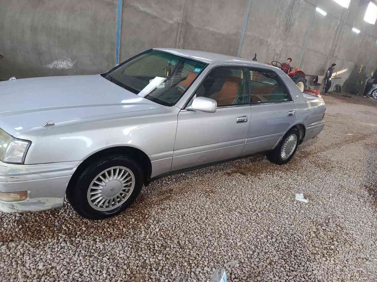 سلام عليكم سياره للبيع او مراوس موديل 69راس الثور فلات بسمي رقم انكليزي سيارة مكفولة من  الكصة ونقل جثة رقم نينوى السيارة كفالة عامة  كير  محرك تبريد حدادية تخم تأثير مري شفط العنوان النجف كوفة شارع المعمل ***********

