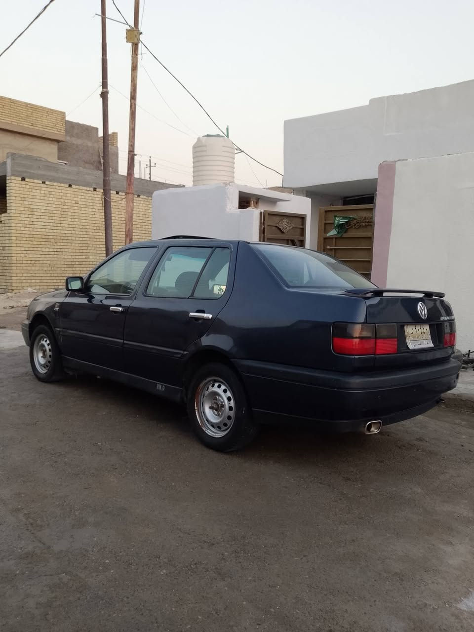 كولف موديل 1993 رقم بغداد كير عادي محرك 2000 محرك كير حاويه شادهن صدر جديد مسويله ادامه كامله فيتبم بلكات ونوزلات جدد تبريد ه صونده طاكه منضومه جديده العام سويته سياره كلشي بيه شغال الكهربائيات من الدعايه للدعايه شغاله سلايت شغال غرفته كلش نضيفه وبلاديه سياره شرط ترايك 200  مكفولة من الضربه والتبديل والخياس صبغ حزام قماره بلاديه بدون صبغ  
السعر 33 ورقه ماكو هيج نضافه بهيج سعر بيع مستعجل 
***********
***********مكاني بغداد
