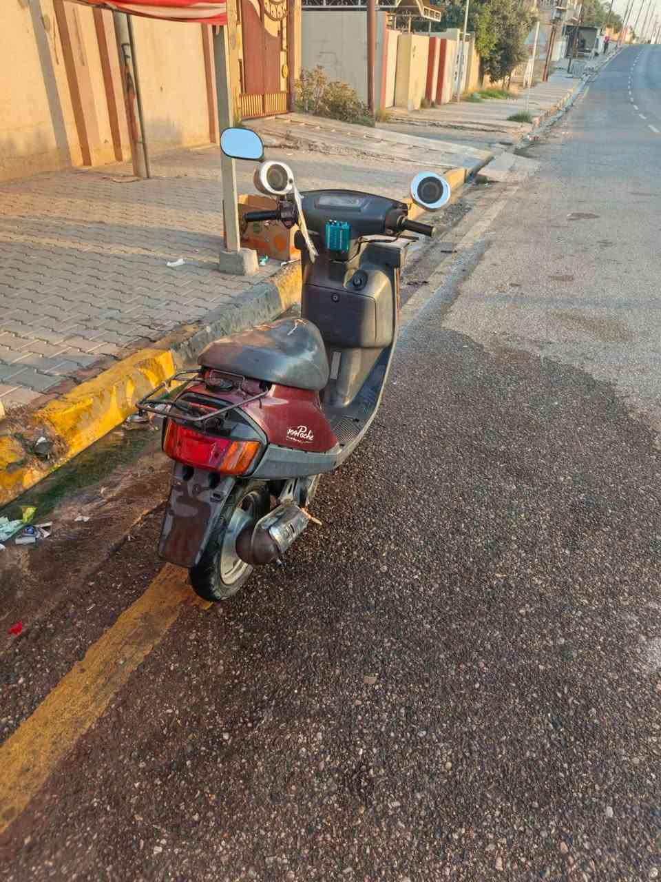 للبيع الي مايشتري لا يتعبني السعر ٢٠٠
محرك مو مفتوح نكره سلف قبق هندر مو مفتوح 
شاصي جديد ***********
