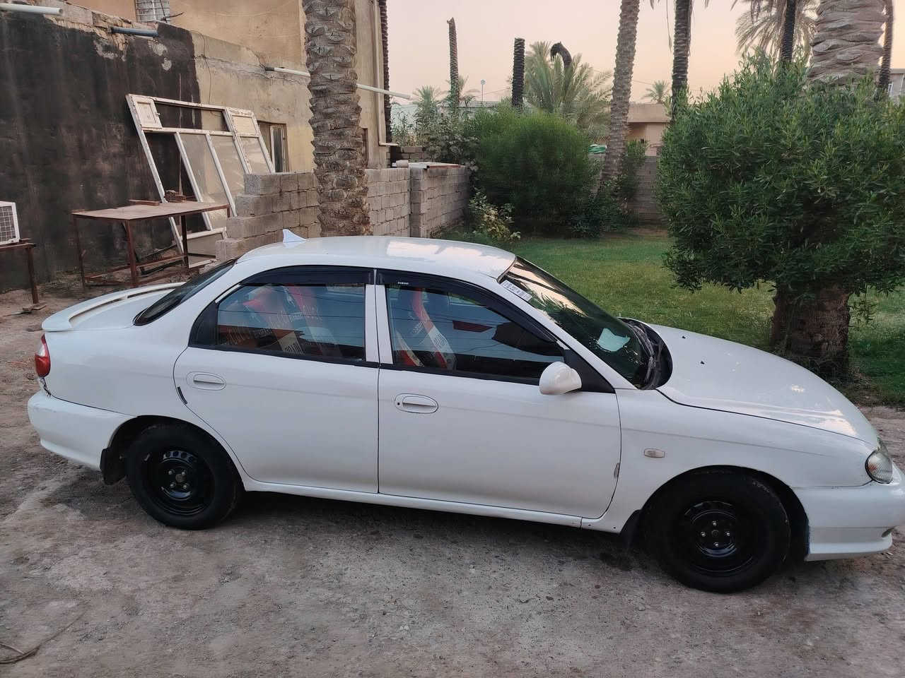 السلام عليكم.
كيا سيفيا موديل 2000
رقم بغداد انگليزي سنوية للـ28 مصبوغة حزام للجمالية، 
گير اوتوماتيك و مكينة خير من الله لا صرف ولا تبخير
تخم تاير جديد و كهربائيات كلها شغالة تبريد شغال سيارة حلوة مال جناي.

السعر 38 ورقة و بيها مجال.

الأستفسار على الارقام:
***********
***********
