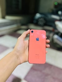 ايفون اكس ار • ذاكرة ١٢٨ • بطارية ١٠٠