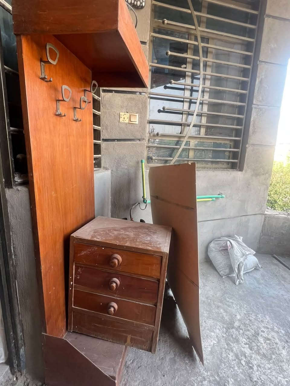 صوميه نضيفه +راس جربايه +زاويه خشب اصلي نضيفات عنواني محموديه الشراي 65
@إشارة
