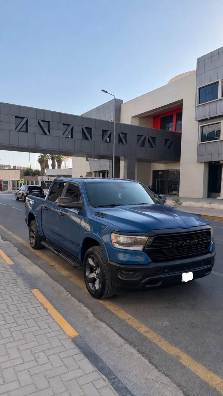 السلام عليكم
دوج رام بگ هورن هيمي 
موديل 2024
محرك V8 5.7 
رقم نينوى الجديد 
مواصفات
بصمة +تشغيل عن بعد
شاشة تيسلا 
قطعتين تبريد 
تدفئة كشنات + ستيرن 
قاصة 
مري شفط
نضام ايتورك اقتصاد 

ضرر السيارة جاملغ ايمن امامي + بوند بارد 
و بارد بجاملغ الخلفي اليمين 

السعر 260$

رقم الهاتف ***********
