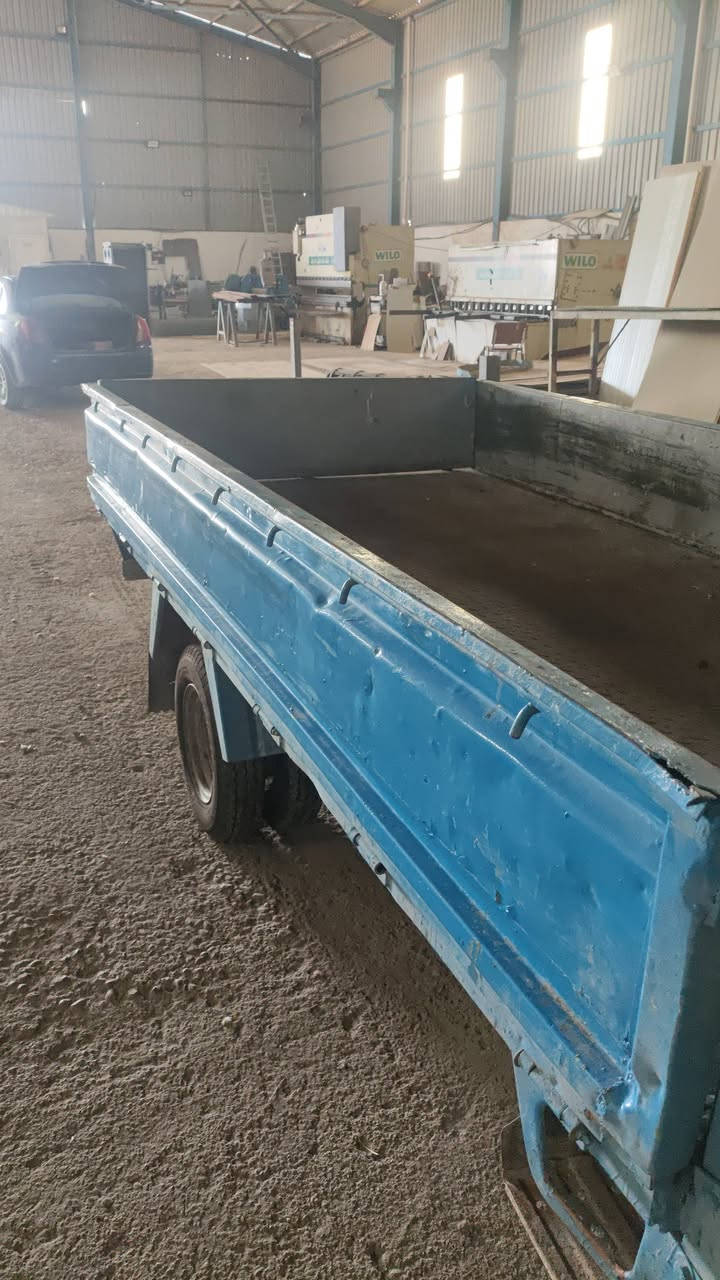 كيا موديل 95 رقم اخضر للبيع 
وايرامنية جديدة 
طخم تايرات جديد 
دوشمة جديدة 
بيها حصة كاز 
محرك شغال بس بي صوت يعني كايم 
سعرها 35$ وبيها مجال 
مكان موصل بعشيقة قرب بانزيخانة العزاوي 
رقم الهاتف: ***********
***********
