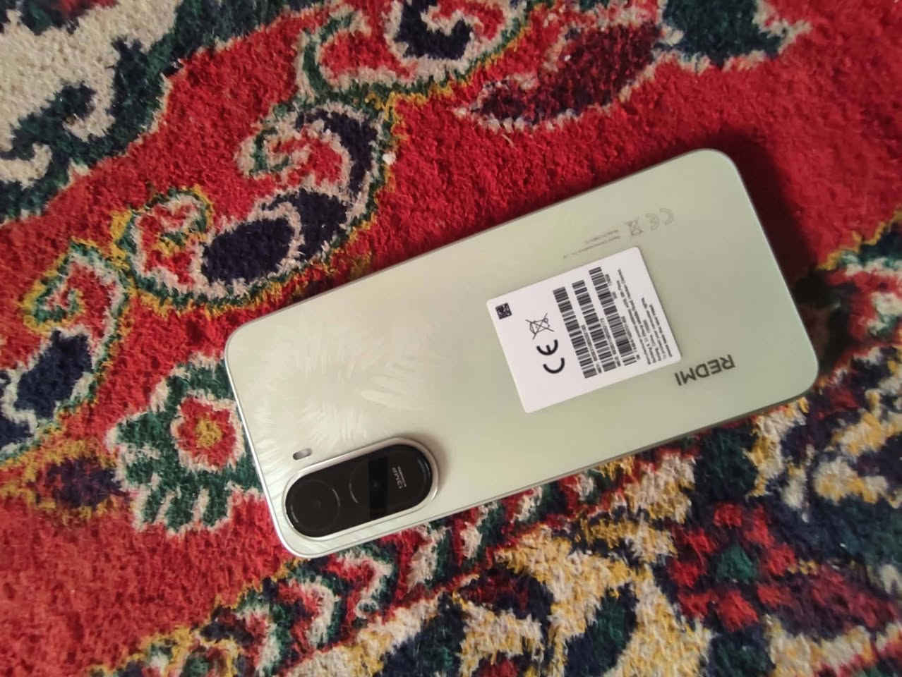 سلام عليكم جهار ريدمي A7 Pro بعده مامستخدم ولامشحون طك الكارتون ذاكره 128 ب ٢٩٠ وبي مجال
