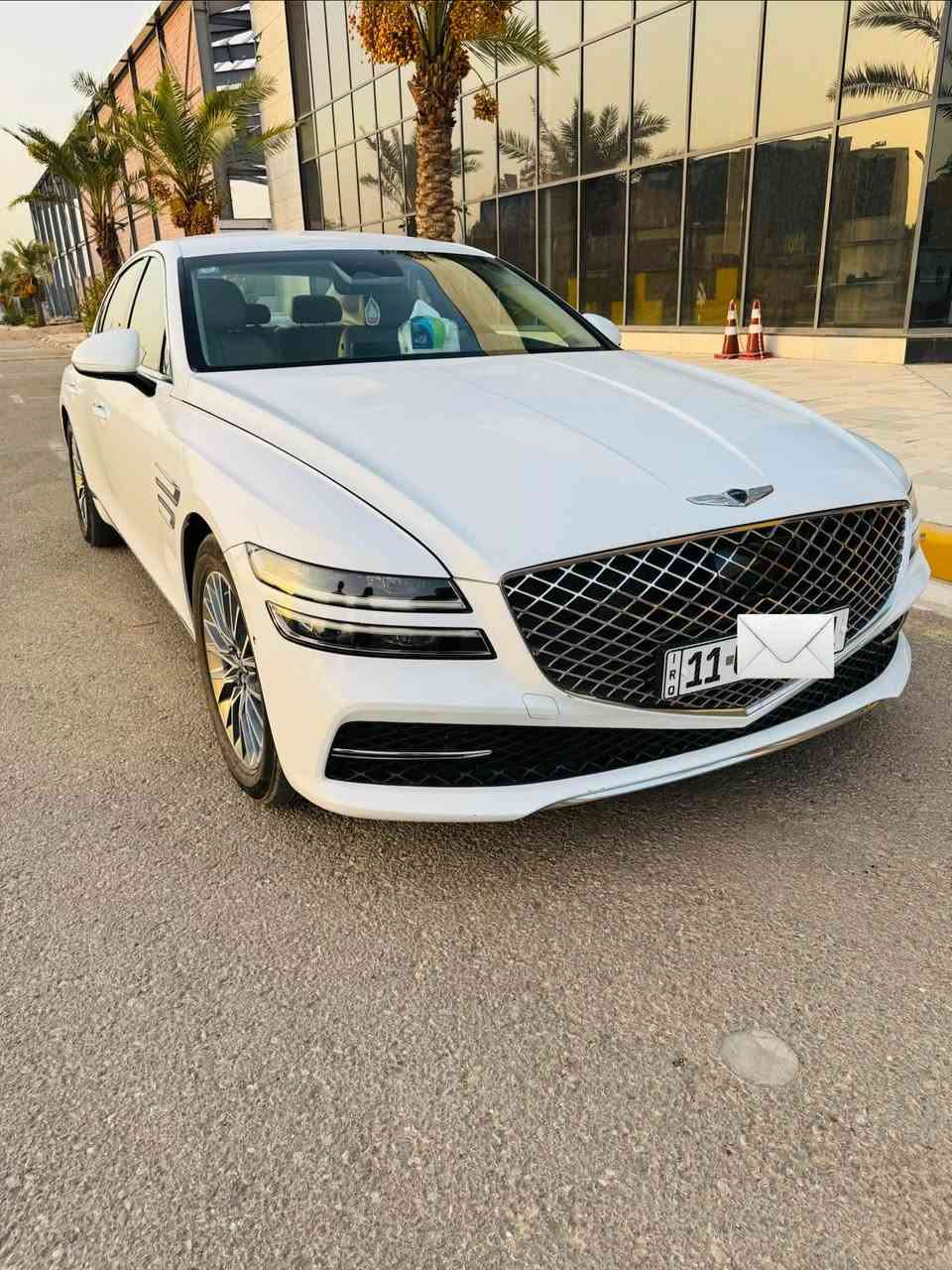 السلام عليكم جنيسزز G80 موديل 2023 ماشية 40 كم 
حادثها جاملغ و بنيد مصلح بامريكا 
فول ماعدا الفتحة (لون ابيض داخل ابيض )
مكان السيارة النجف 
السعر (240)
تلفون ***********

