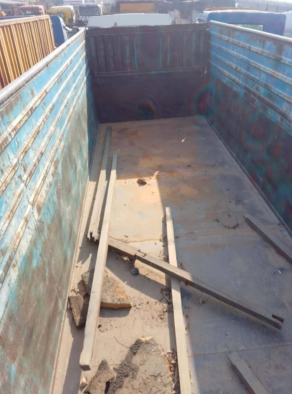 سلام عليكم بدي تك البي طول ٦٢٥ ارتفاع ١٨٠ مكانه بغداد جرف النداف *********** @
