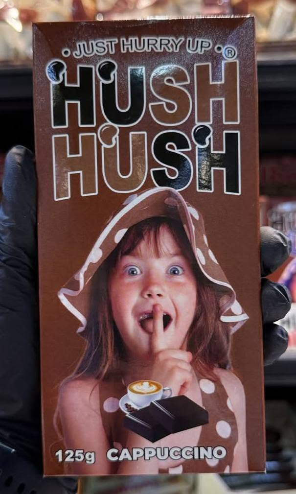 🍫 هَش هَش ألواح شكولاتة … 
تشكيلة شوكولاتة HUSH HUSH بنكهات مميزة ترضي جميع الأذواق 😋
استمتعوا بالنكهات المختلفة:
🤎 تيراميسو
☕ كابتشينو
🍓 فراولة
🍫 موس شوكولاتة
🍊 برتقال
نكهات متنوعة وطعم لذيذ يناسب كل الأوقات ✨
متوفرة في سوبر ماركت ركن البتول للتسوق المنزلي 
المحموديه حي البتول العماره الصفره
