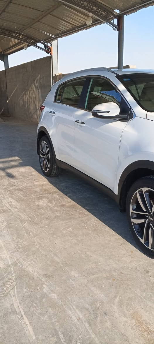 كيا سبورتج 2021 خليجي للبيع (مال جناي)
• نوع السيارة: كيا سبورتج (Kia Sportage)
• الموديل: 2021
• المواصفات: خليجي
• المحرك: 2000 دوش (DOHC)
• المسافة المقطوعة: 90 ألف كم
• الرقم: بغداد الدولي (السيارة باسمي، متوفر تحويل سنوي أو وكالة حسب رغبة المشتري)
حالة البودي (حسب السونار المرفق):
• السيارة بحالة ممتازة (كانت استخدام امرأة).
• توجد تعديلات (بارد) في الأبواب الخلفية فقط، والسيارة ما شاء الله خير من الله وجاهزة للاستخدام.
الموقع والسعر:
• المكان: واسط - قضاء الزبيدية
• السعر: اكتب كلمه تم وسيصلك مباشره بالرد الالي 
للاستفسار والتواصل:
💬 المراسلة على الخاص أو عبر الواتساب: ***********
