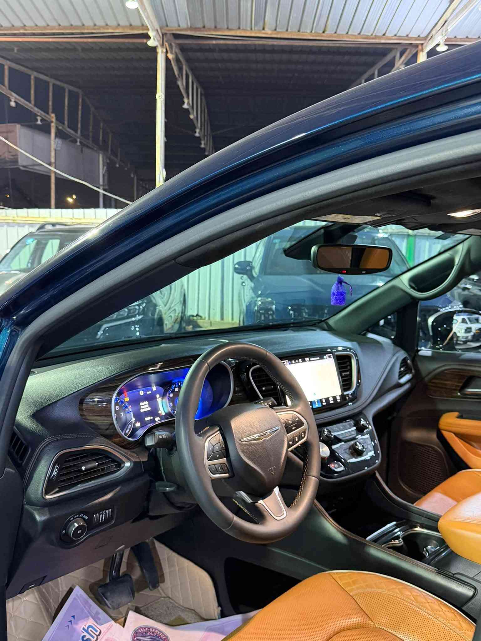 Chrysler Paclflca Pinnacle 2023
باسفكا VIP 
الضرر🔴: تقرير مياه امطار فقط بدون ضربه أو صبغ تعمل وتسير

المواصفات 🟢: 
1.كشنات قرميد+جميع الكشنات كهربائيه
2.بيبان شفط 
3.صندوك شفط 
4.كامرات 360 
5.رادار امامي خلفي جانبي
6. كامرات داخليه 
7.ويل قياس 20
8. فرس وسطي (وليس مسند)
9. شاشت خلفيه 
10. شاشه اماميه كبيره 
•وبعد هواي مواصفات 

✅السياره حره رقم بغداد تحويل ثاني يوم 

للاستفسار:
***********خط
***********واتساب
