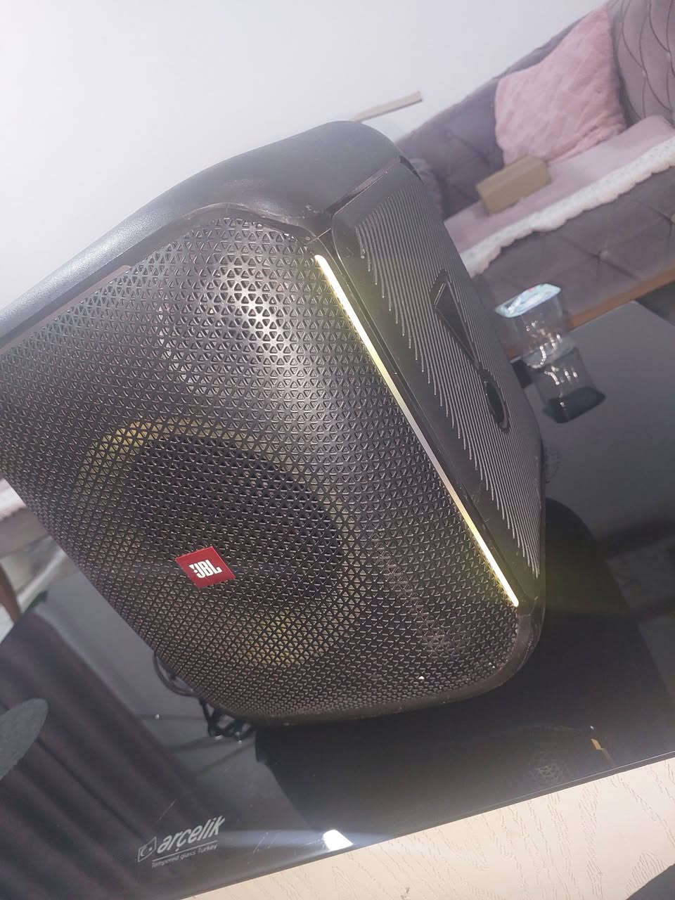 سماعه JBL على حالة الوكاله كارتون مع كافة ملحقاتها و دبل مايك سعر 250
للاتصال علي الرقم ***********
