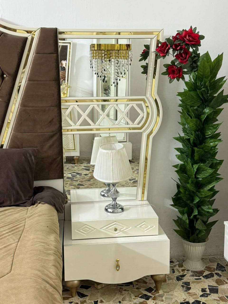 غرفه تركي9 قطع للمقبلين على الزواج اخت الجديده نظافه فول ما بيه اي ضرر وسعر مناسب 650 ومجال قليل بابل قرب المدهش م ***********
