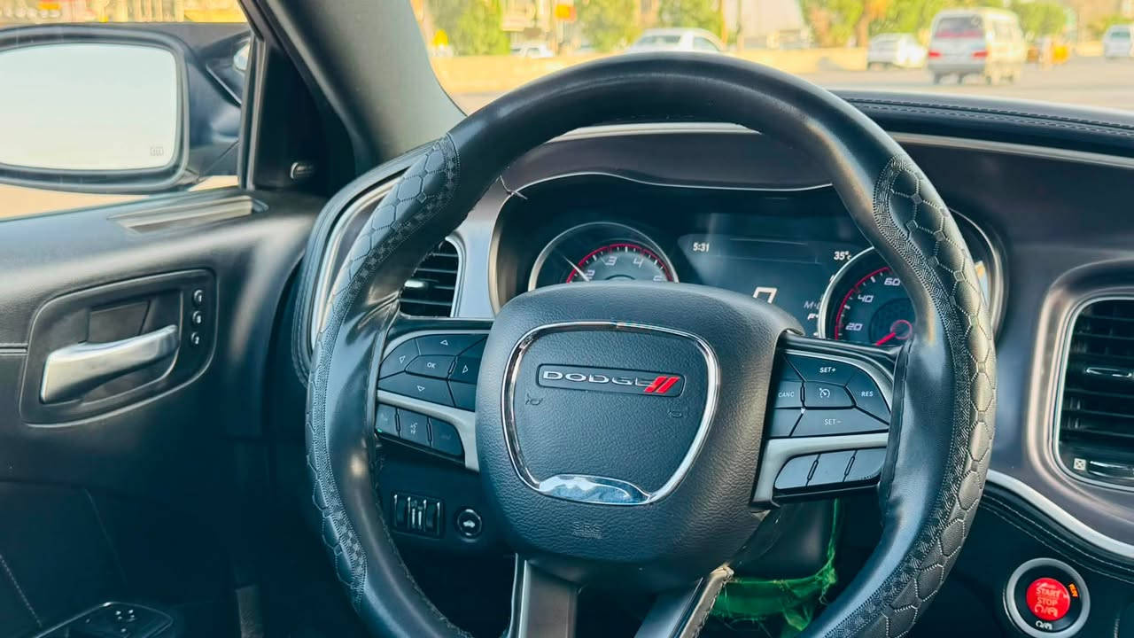 دوج جارجر موديل 19 SXT PLUS
تو ويل 

محرك 3600 

بصمه +كشنات خزن 

رادار بلمري +شاشه جبيره 

تشغيل عن بعد 

كراسي كهربائية 

حساسات خلفي كامره دواره 

السياره جديده ستعمال شخصي 

رقم بغداد نكليزي باسمي 

السعر 235 

مكان السياره بابل شارع 80

السياره جاهزه من كلشي حداديه + تخم تيرات 

تبريد شغال 

***********
