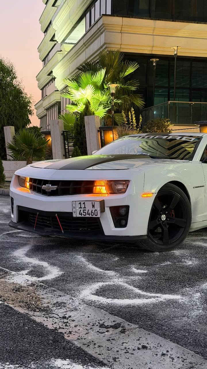 سلام عليك شوفرليت كمارو RS موديل 2013  سياره بدون صبغ مكينه سته 3600 شاد الها تخم تايرات جديد منضومه زنون دوشمه جديد باتري ودبلات باور ستيل امامي  وصدر  كله جديد *********** العنوان بابل قضاء الكفل
