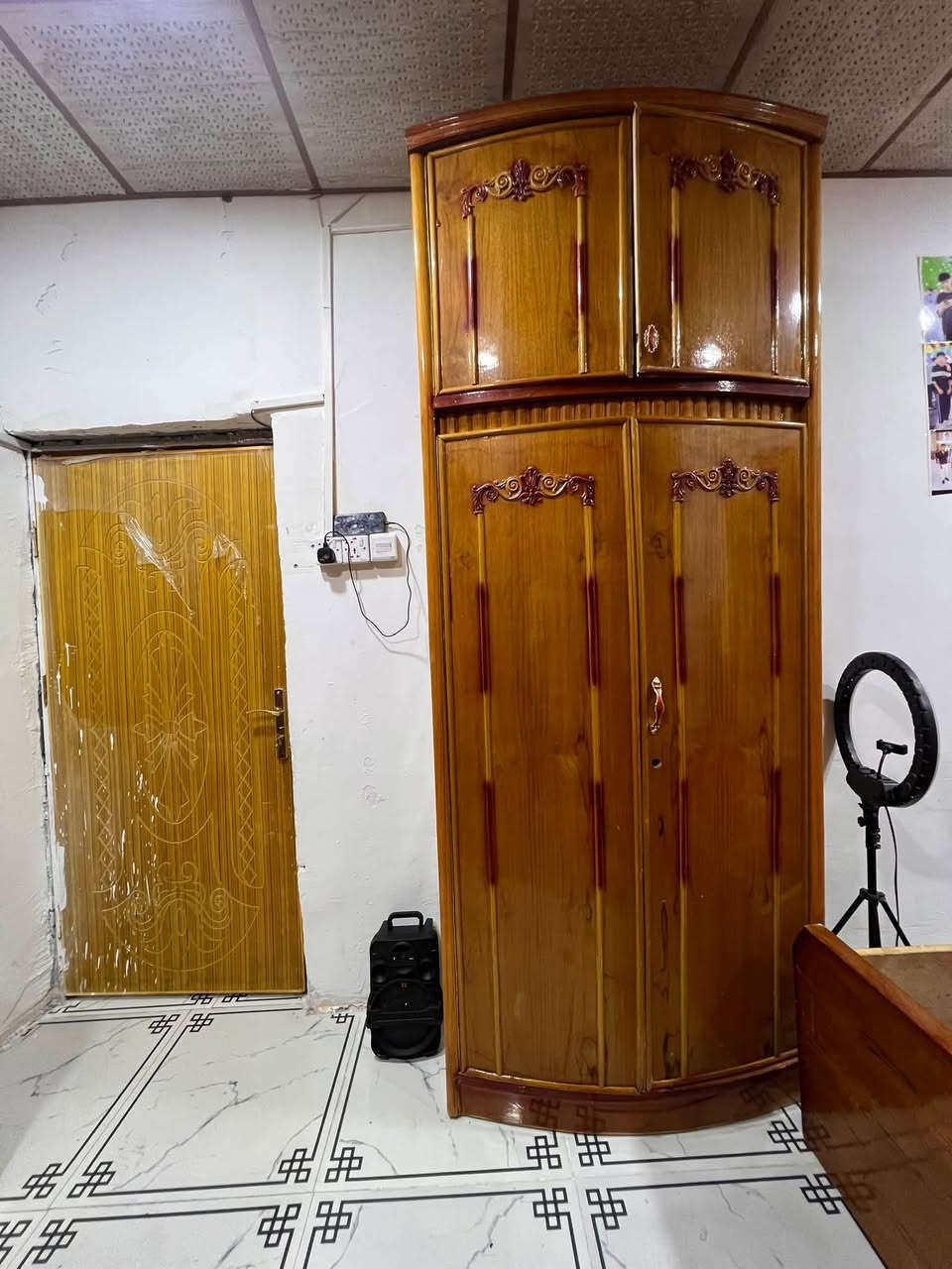 غرفة نوم • زبير البصرة • قابل تفاوض