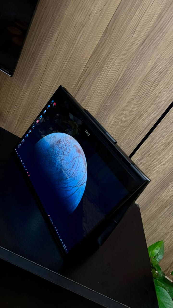 Laptop Dell inspirone 7591
🔹 المواصفات:

* ✅ المعالج: Intel Core i7 الجيل العاشر
* ✅ الرام: 16GB DDR4
* ✅ التخزين: SSD Samsung أصلي 512GB
* ✅ كرت الشاشة: NVIDIA GeForce MX250
* ✅ الشاشة: 15.6 إنج 4K UHD Touch تدعم اللمس
* ✅ 2 in 1 ينقلب 360° ويشتغل كتابلت
* ✅ القلم الأصلي الخاص بالجهاز موجود
* ✅ كيبورد بإضاءة (Backlit)
* ✅ بصمة + كاميرا + واي فاي + بلوتوث
* ✅ الجهاز نظيف جدًا وما بيه أي أعطال أو مشاكل، جاهز للاستخدام.

📚 مناسب للدراسة، الجامعة، البرمجة، التصميم، المونتاج الخفيف، والرسم باستخدام القلم.

💰 السعر: (675,000 وبيه مجال بسيط  )
📍 الموقع: (شارع المغرب فرع مستشفى المؤيد )

للاستفسار أو التواصل خاص.
او على الرقم ***********
