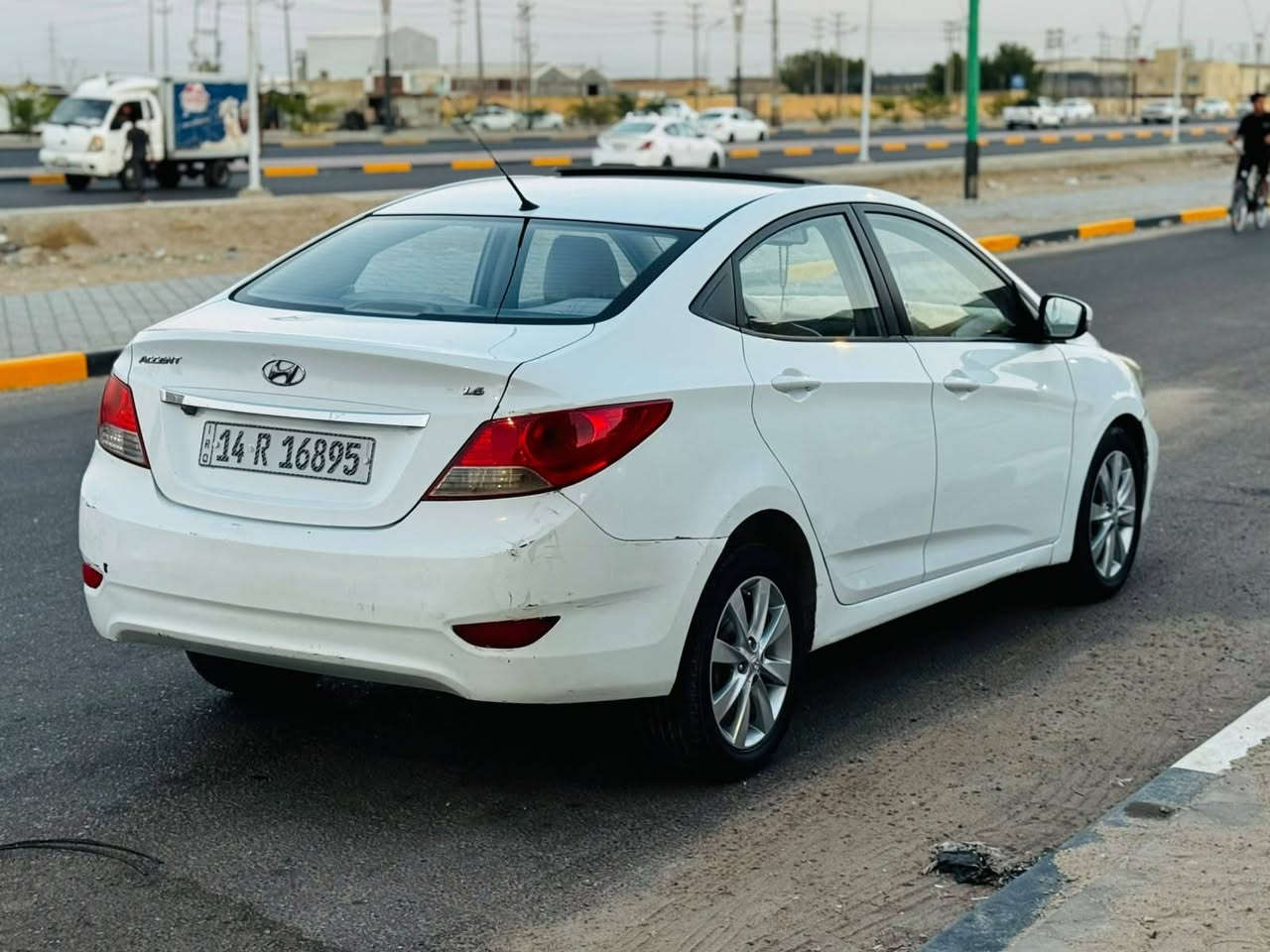 اكسنت 2015 خليجي مكفوله من الضربه والصبغ وتبديل فقط بارد وهلال مكينه 1600شرط ما مفتوحه  قطرتين كير ايتي المرغوب سنويه لل 29 باسمي تحويل ثاني يوم  رقم ألماني الجديد المواصفات فتحه اشاير بالمري تحكم ستيرن 5 ويل كب حتى السبير دواخل عسلي دوشمه مسويله و ارضيه جلد ب 300 الف مدوشم حتى الصندوك حداده نافضه 100% بس عندي الستيرن ثكيل وتبريد شغال لعب بي واحد غيرله غاز وكلب هوه حار  السعر 95   التواصل واتساب فقط ماعندي اتصال *********** مكان السياره الزبير
