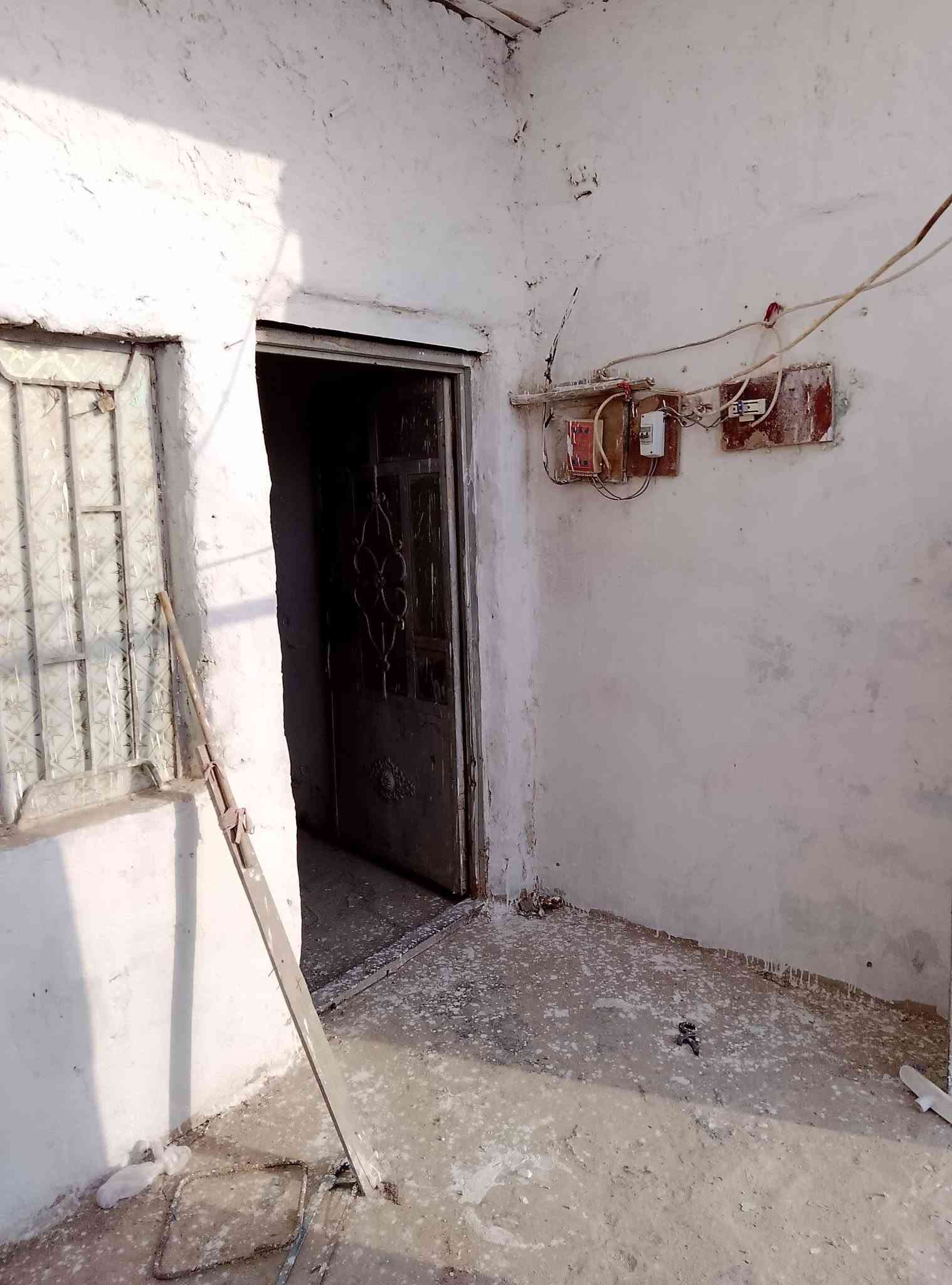 دار للبيع سعر ٣٢مليون 50متر حي نداء فرع مول بغداد شارع المجمعات ***********
