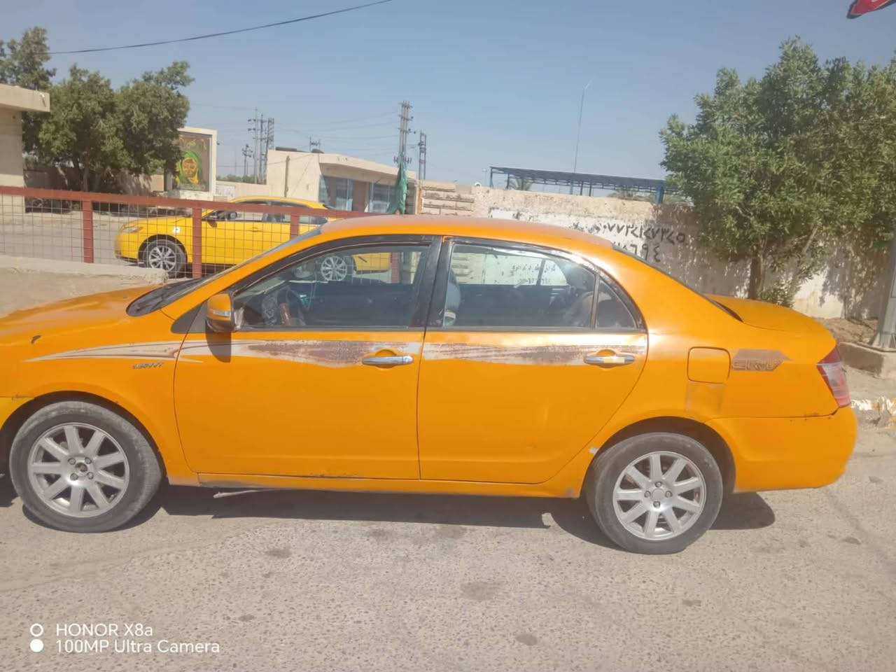 سلام عليكم جيلي موبل البيع مديل 12سياره نضيفه مصفره هيه وغرامات سياره رقم احمر كير عادي مكاني الدوانيه ال بدير  السعر 21  وبيه مجال استفساره على هاذه الرقم ***********
