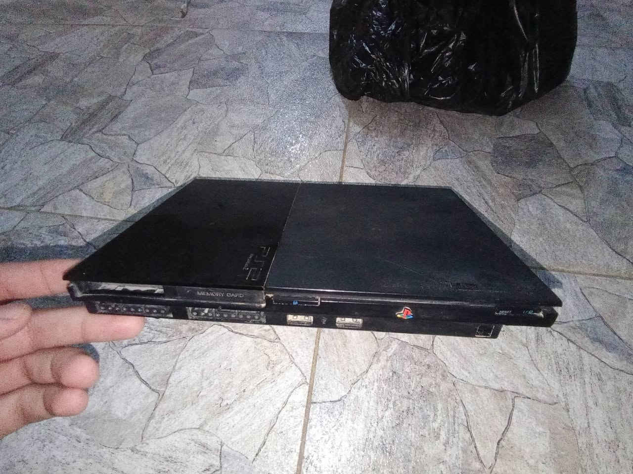 السلام عليكم 

بلي تو عدد 3

تفاصيل بصور  

سعر خاص  للتواصل
 ***********

نص مكتوب في الصور:
- شغال وكامل ملحقات
- شغال بس من تفتح العبه الجوده مو قويه مشوشه
- شغال بس نقص زر التشغيل