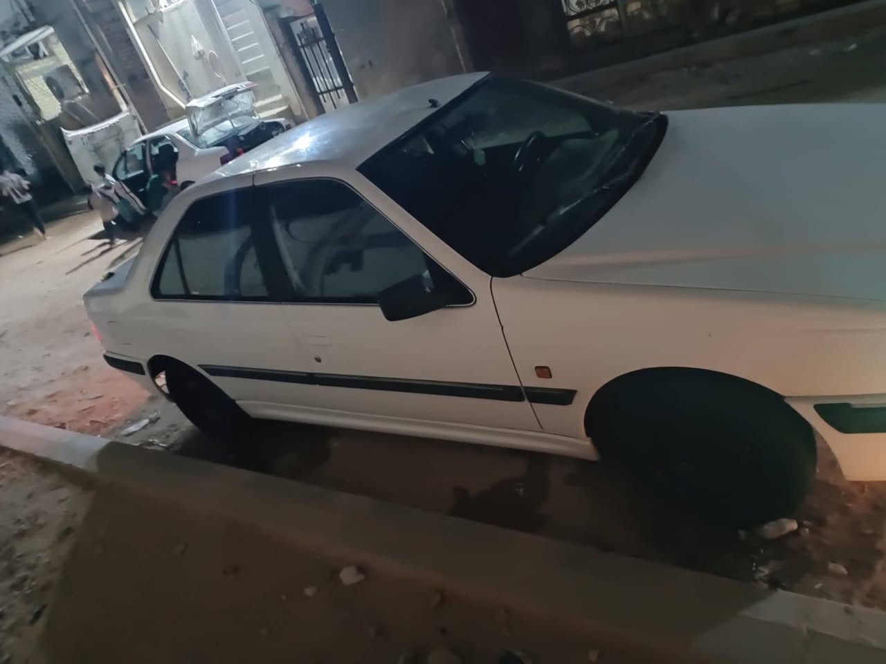 بارص للبيع مديل 2015 ب 42 وبيها مجال ***********
